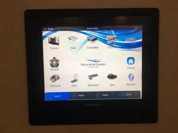 casa con tecnología inteligente